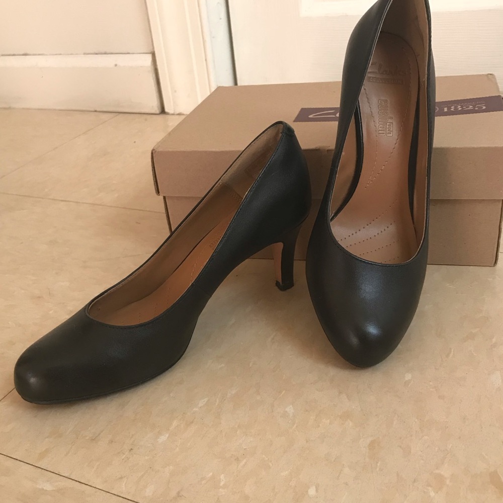 Clarks Arista Abe Comfort Black Leather Pump 6 1/2